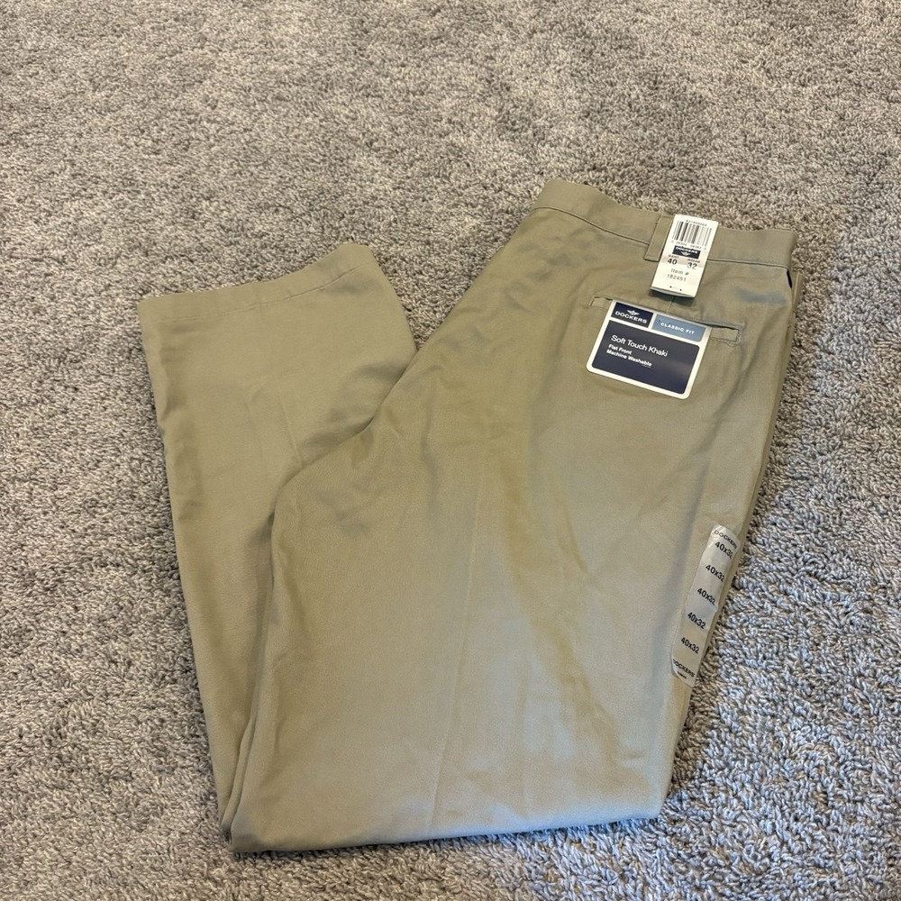 NEW Dockers Soft Touch Pants 40x32 Chino Flat Front Classic Fit Washable Khaki